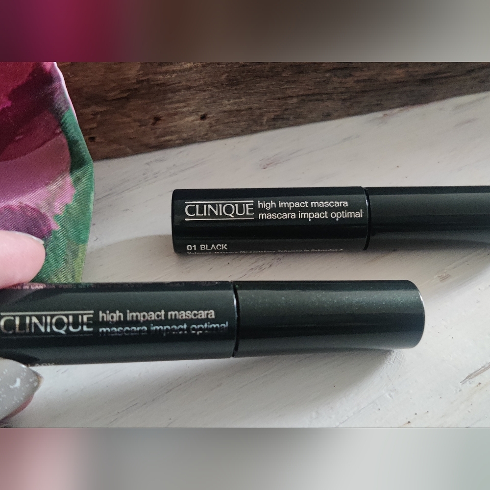 Clinique + Jonathan Cohen Makeup Bag, Eyeliner And Mascara - Picture 4 of 4